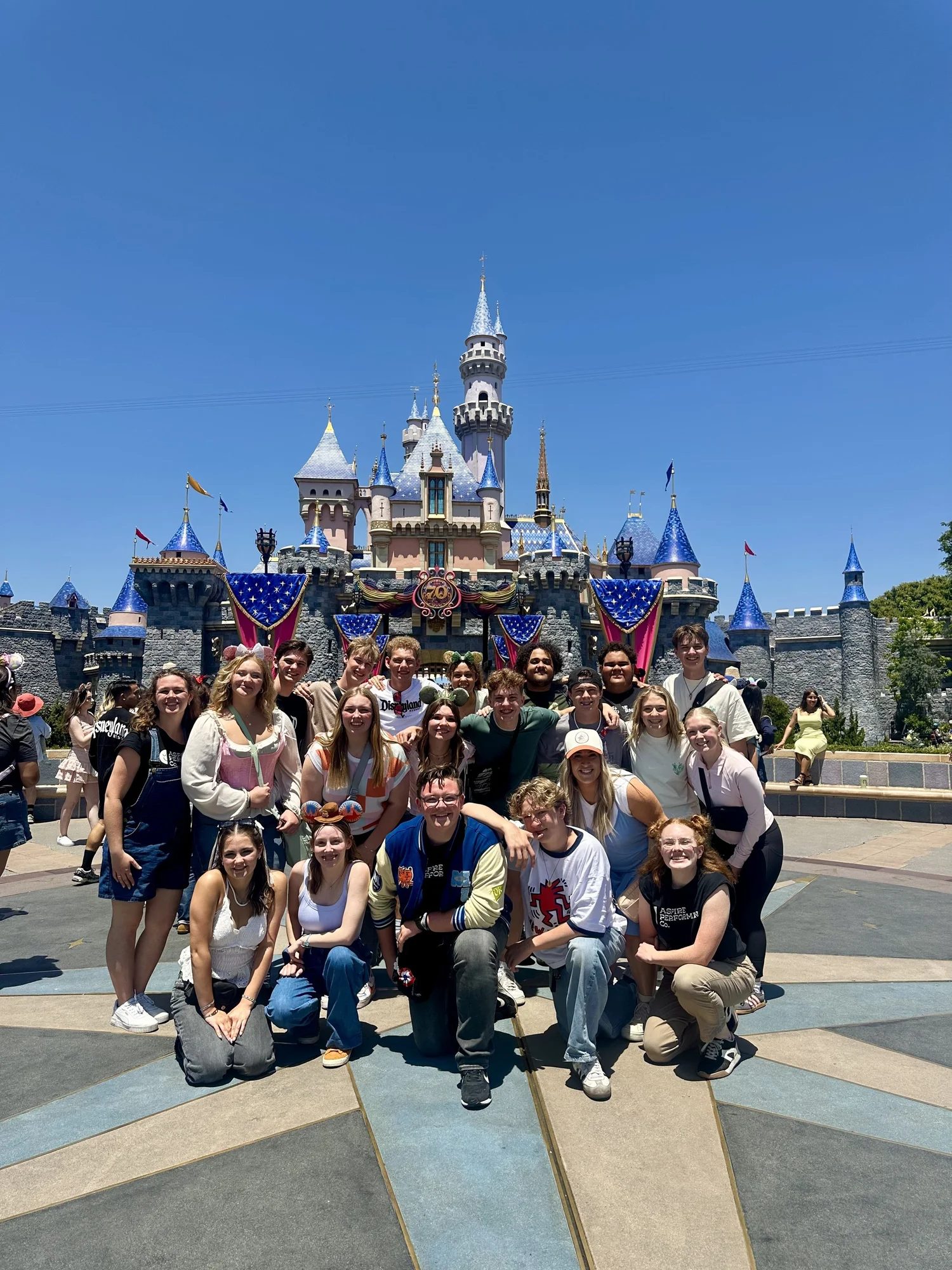 Encore Young Artists, Illuminating California Aspires Unforgettable Disneyland Performance Trip